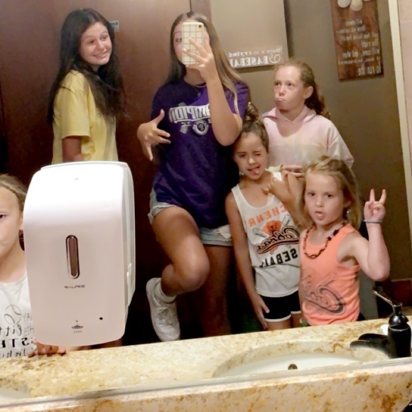 Meet your Posher, Kylee - Picture 1 of 1